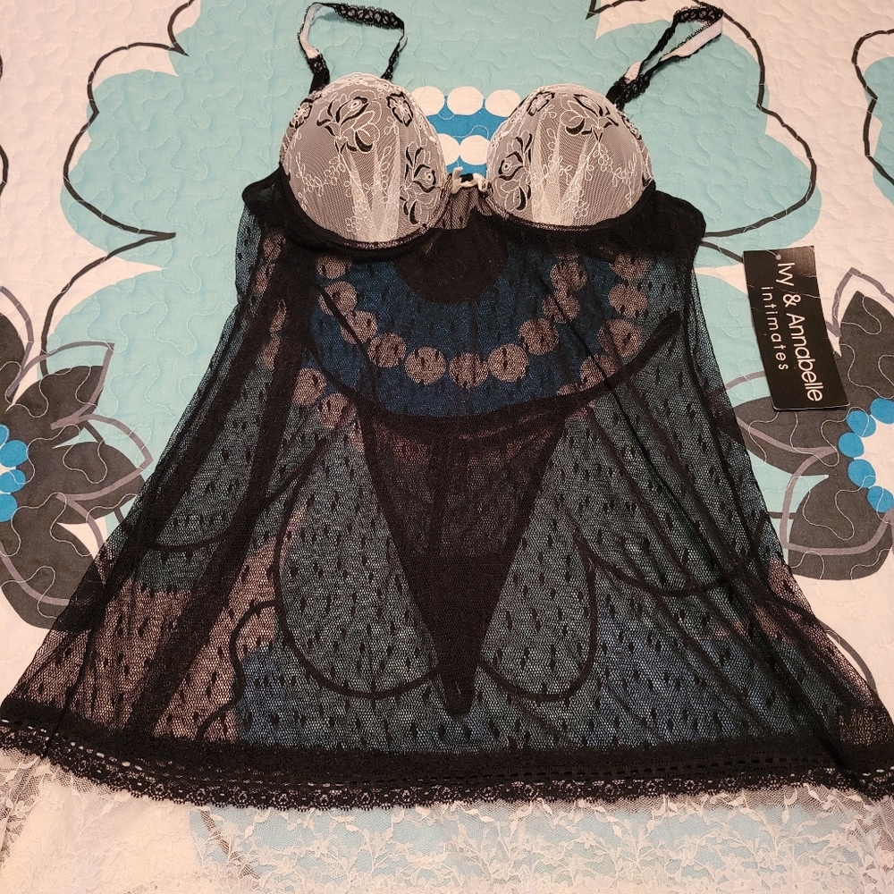 Nwt Ivy & Annabelle Intimates size Medium